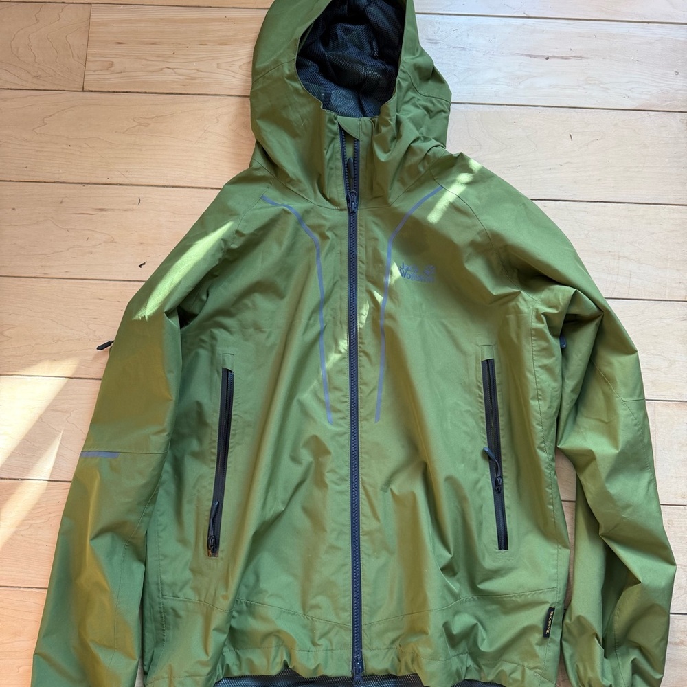 Jack Wolfskin Olive Raincoat